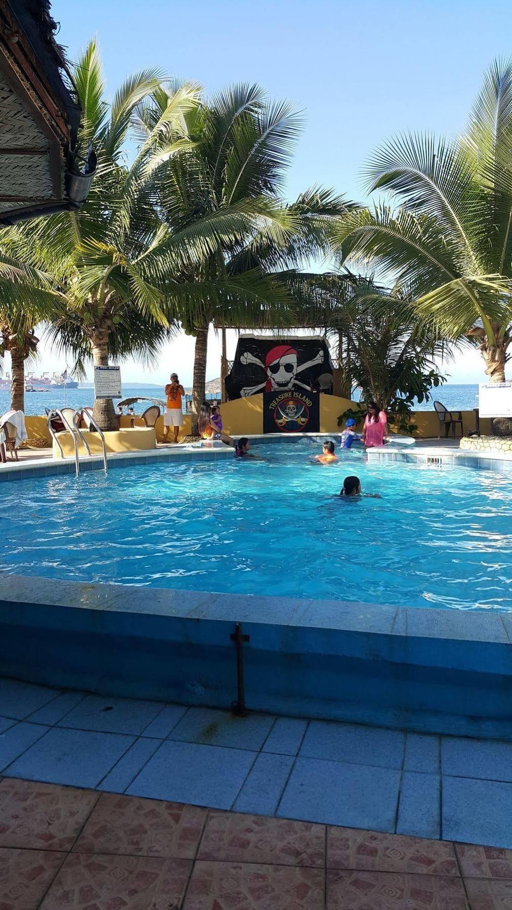 Treasure Island Resort Olongapo Εξωτερικό φωτογραφία