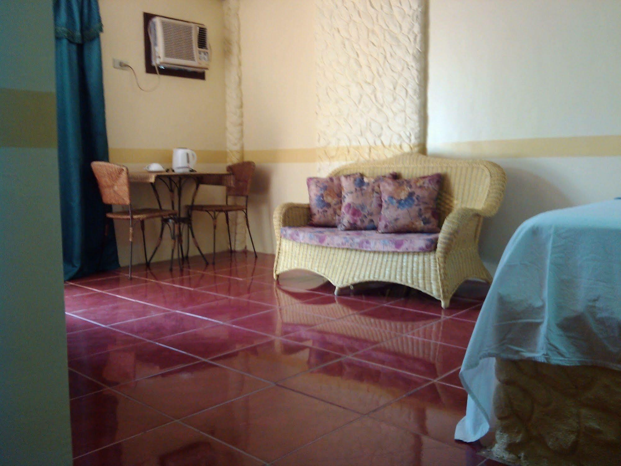 Treasure Island Resort Olongapo Εξωτερικό φωτογραφία